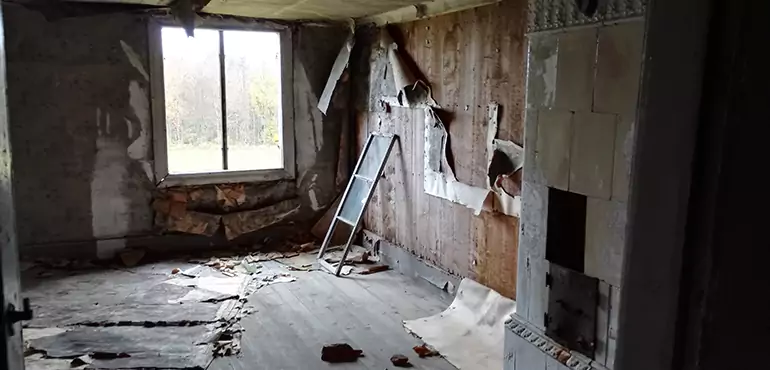 Why Selling a Distressed House Through Traditional Methods Fails in Idaho